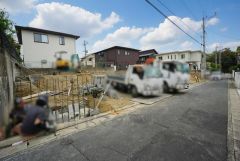 前面道路は南西側約4ｍ公道に面しています＾＾