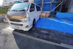 駐車スペースは2台分を確保（車種による）。マイカー用に、お客さま用に、余裕を持ってご利用いただけます。