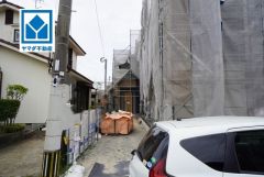 動線が増えて便利なアイランドキッチン。WIC・全室収納付きなので衣類や荷物もすっきり収納可能。