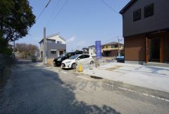 西側約4.25ｍの公道に面しています。