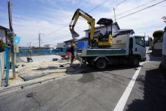 前面道路は北西側約4ｍの公道に面しています。 