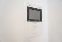 防犯性、セキュリティ対策に安心できるテレビモニター付きインターフォンです。