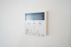 おいだき機能つきなのでお風呂に入る時間が異なるご家庭には嬉しいですね。ボタン一つで快適で便利な生活が＾＾