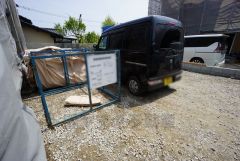 駐車スペースはゆとりある2台分を確保。マイカー用に、お客さま用に、余裕を持ってご利用いただけます。