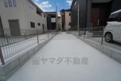 広々2台縦列＾＾快適でゆとりのある生活空間で新生活を始めましょう＾＾ 