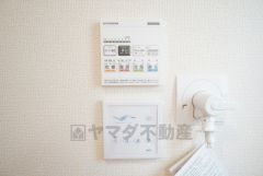 浴室暖房乾燥機には、暖房、乾燥、涼風、換気の4つの機能が付いています。タイマー付きです。換気・雨の日の洗濯も安心です＾＾