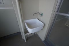 バルコニーに水栓付き。ガーデニングやお掃除に＾＾
