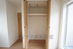 全居室収納付き。