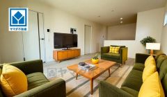 家族が集まる開放的なリビング。思い思いの時間を過ごしたり食事をしたり、素敵な団らんの場になりますね。家具はCGによるイメージ画像