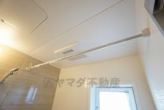 浴室暖房乾燥機付きなので梅雨時期などのお洗濯などに便利ですね。