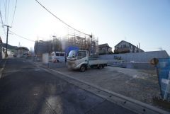 住人以外の車の進入も少なく、小さなお子様を持つご家庭にも安心です。 