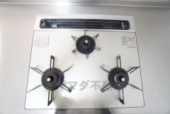 3種類の料理が同時に調理できる、3口ガスコンロ。忙しい夕食の支度時間が短縮できて効率よくお料理が楽しめます。