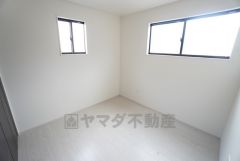 2面採光を確保した明るい室内は、風通しも良く、大変居心地の良い空間となっております＾＾