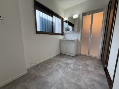 脱衣スペースも広々と確保されていて嬉しいですね＾＾