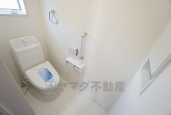 1階2階の2ヶ所にトイレがあるので、忙しい朝にもゆとりができますね。