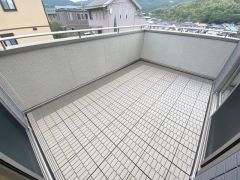 陽当たりの良いバルコニーです。お洗濯やお布団干しはもちろん、日光浴スペースにも＾＾ 