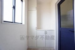 ご家族の靴をスッキリと片付けられるシューズボックス付きの玄関です＾＾スッキリと片付いた玄関は気持ちがいいです。