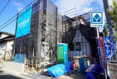 都心へのアクセス良好。スーパーやコンビニなども近く周辺環境充実。 快適でゆとりのある生活空間で新生活を始めましょう^^