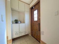 採光も考えられた明るい玄関です。ステキな玄関で帰ってくるのが楽しみになりそうですね＾＾