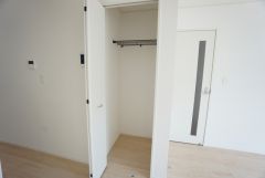 便利なリビング収納付き。日常のものから趣味の道具、お子様のおもちゃまで様々なものを綺麗に収納してくれます＾＾