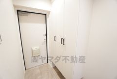 たっぷり収納できるシューズボックス付きなので、家族全員の靴がきれいに整頓できます。