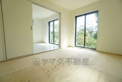 LDKと和室を合わせると25帖の大空間となります。内覧も出来ますのでお気軽にお問い合わせください。