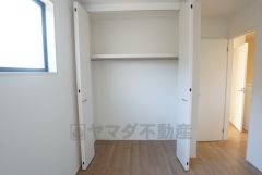 広めのクローゼットもあり荷物もすっきり片付けられ、ゆとりのある暮らしが出来ます＾＾