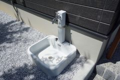 同仕様写真。あると便利な外水栓。ガーデニングに、洗車に、泥遊びやペットの散歩の後に。