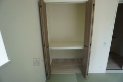 和室にも便利な収納付きです。