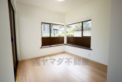 窓から光が差し込む明るいダイニング＾＾