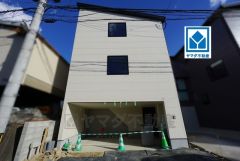 505号線まで車ですぐ（約400ｍ）。移動に便利でお買い物施設や飲食店も揃っています＾＾