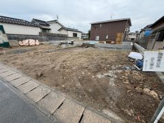 駐車スペースはゆとりある2台分を確保。マイカー用に、お客さま用に、余裕を持ってご利用いただけます。