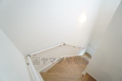 昇り降りのしやすいストレート階段を採用＾＾