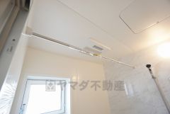 浴室暖房乾燥機付きなので梅雨時期などのお洗濯に便利ですね＾＾