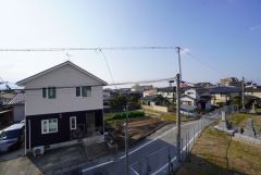 目の前に日差しを遮る建物がないので、日当たり＆風通し良好です＾＾