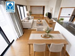 家具はイメージです。家具や照明と組み合わせることで、よりスタイリッシュで洗練された雰囲気を演出できます＾＾