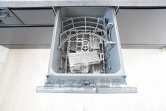 炊事時間を大幅に短縮できる食器洗浄乾燥機付き＾＾食器を洗う手間が減るので家族とのコミュニケーションの時間や自分の時間が増えますね。