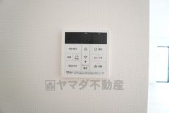 おいだき機能つきなのでお風呂に入る時間が異なるご家庭には嬉しいですね。ボタン一つで快適で便利な生活が＾＾