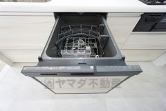 炊事時間を大幅に短縮できる食器洗浄乾燥機付き＾＾食器を洗う手間が減るので家族とのコミュニケーションの時間や自分の時間が増えますね。