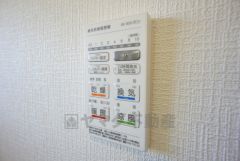 浴室暖房乾燥機には、暖房、乾燥、涼風、換気の4つの機能が付いています。タイマー付きです。換気・雨の日の洗濯も安心です＾＾