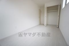 6.1帖。住む人のこだわりを活かす洋室＾＾クローゼットもあり荷物もすっきり片付けられ、ゆとりのある暮らしが出来ます＾＾