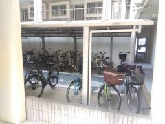 住戸から自転車までの移動がスムーズで、毎日の利用に便利＾＾通勤通学にお気軽にご利用いただけます。