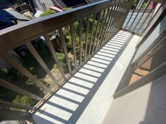 陽当たりの良いバルコニーです。日当たり良好、お洗濯物も気持ちよく干せそうです。