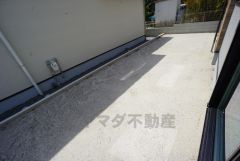 お庭付き＾＾日光浴やガーデニングはもちろん、お子さまの外遊びの場としても＾＾