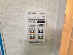 浴室暖房乾燥機には、暖房、乾燥、涼風、換気の4つの機能が付いています。タイマー付きです。換気・雨の日の洗濯も安心です＾＾