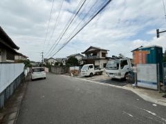 前面道路の幅が広いので駐車もラクラクできそうですね＾＾