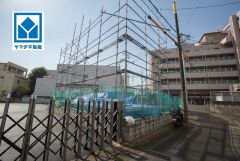 小学校まで徒歩5分、お子様の毎日の通学も安心＾＾最寄りバス停まで徒歩1分、大橋駅・博多駅行。