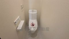 同仕様写真。1階2階の2ヶ所にトイレがありますので、忙しい朝にも家族に気を使わず、ゆとりが生まれますね＾＾ 
