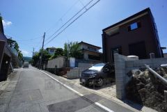前面道路含む現地写真。