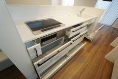 使い勝手が良さそうなシステムキッチン。